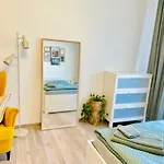 Zentrales Und Gemuetliches In Mit Balkon,badewanne Und Parkplatz Appartamento *