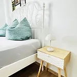 Zentrales Und Gemuetliches In Mit Balkon,badewanne Und Parkplatz * Passavia