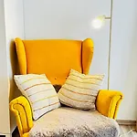 Zentrales Und Gemuetliches In Mit Balkon,badewanne Und Parkplatz Passavia