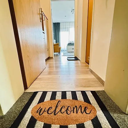 Zentrales Und Gemuetliches In Mit Balkon,badewanne Und Parkplatz * Passavia