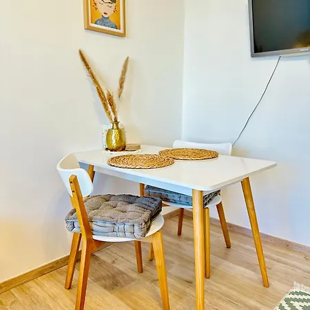 Zentrales Und Gemuetliches In Mit Balkon,badewanne Und Parkplatz Appartamento *
